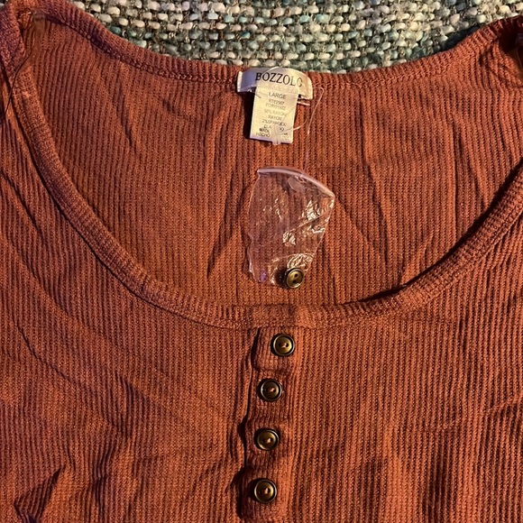 Cropped Tee - Picture 2 of 4